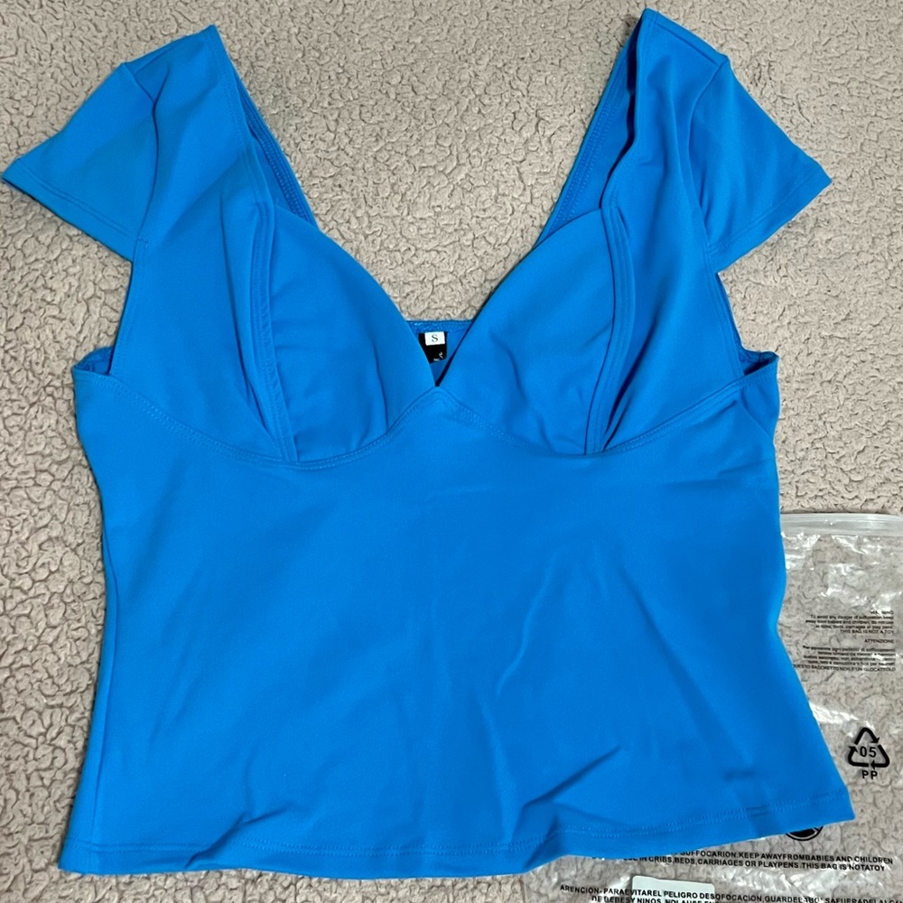 Que Women's Blue V-Neck Top
